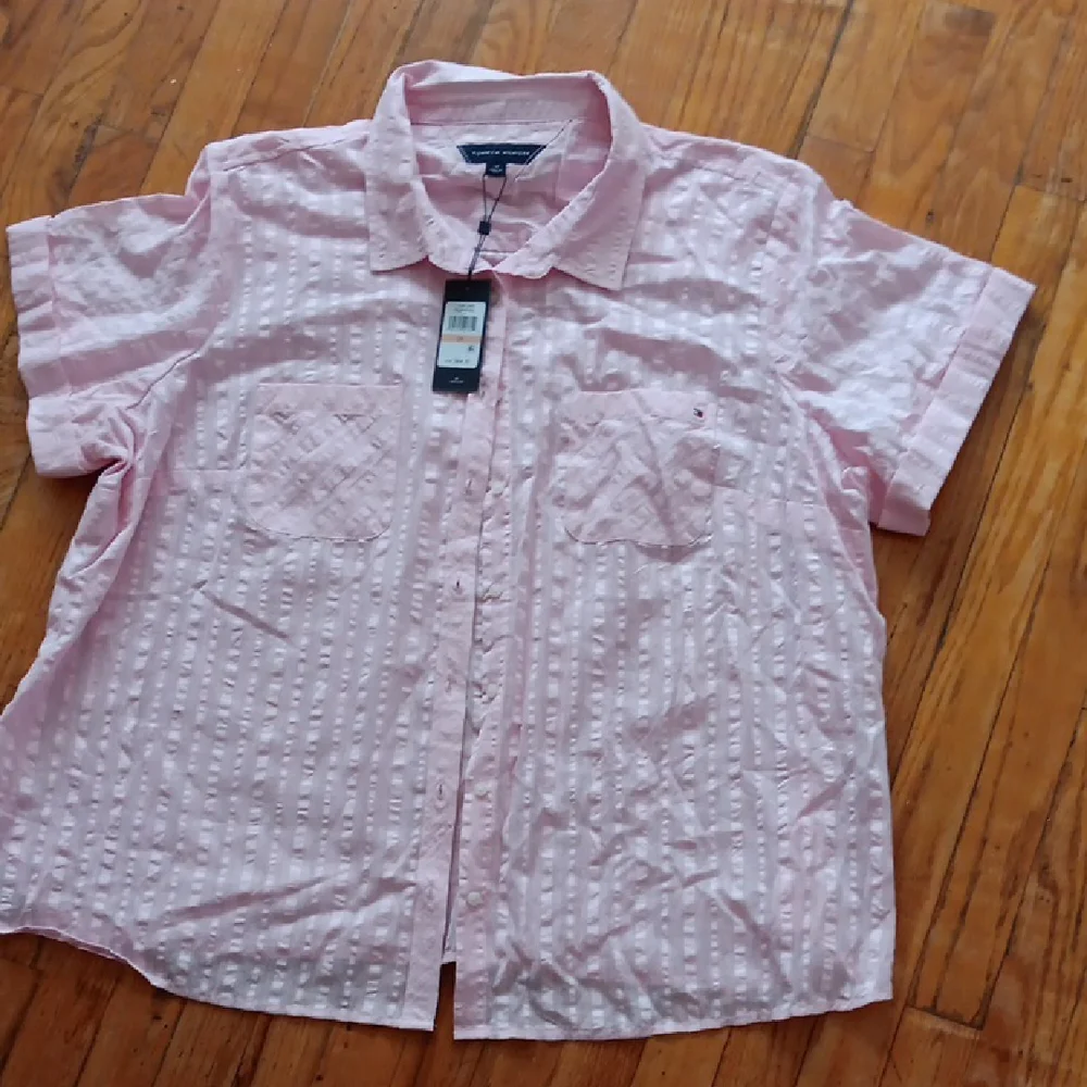 Tommy Hilfiger Pink Casual Button Down Shirt NWT - Picture 1 of 3